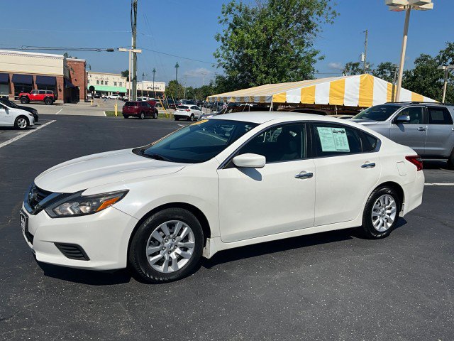 Used 2016 Nissan Altima 2.5 S w/ Power Driver Seat Package FWD image 3