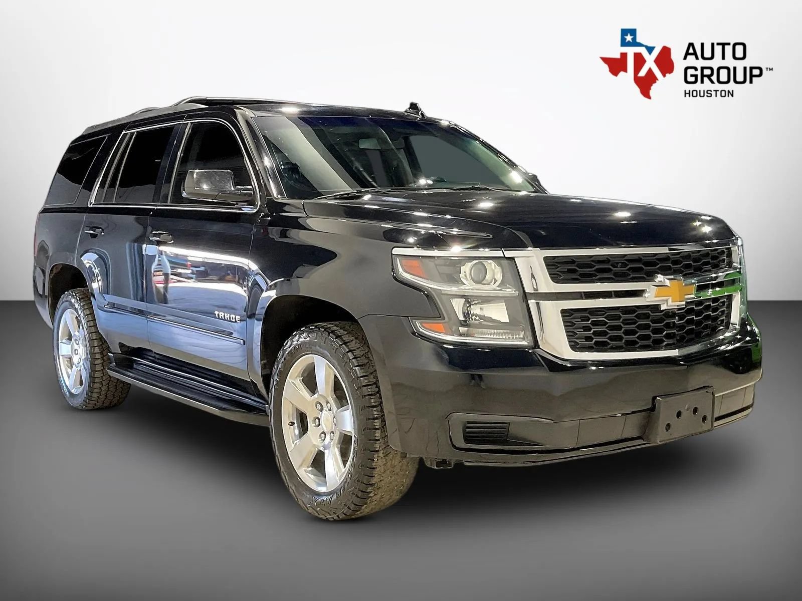 Used 2018 Chevrolet Tahoe LS w/ All-Season Package RWD image 4