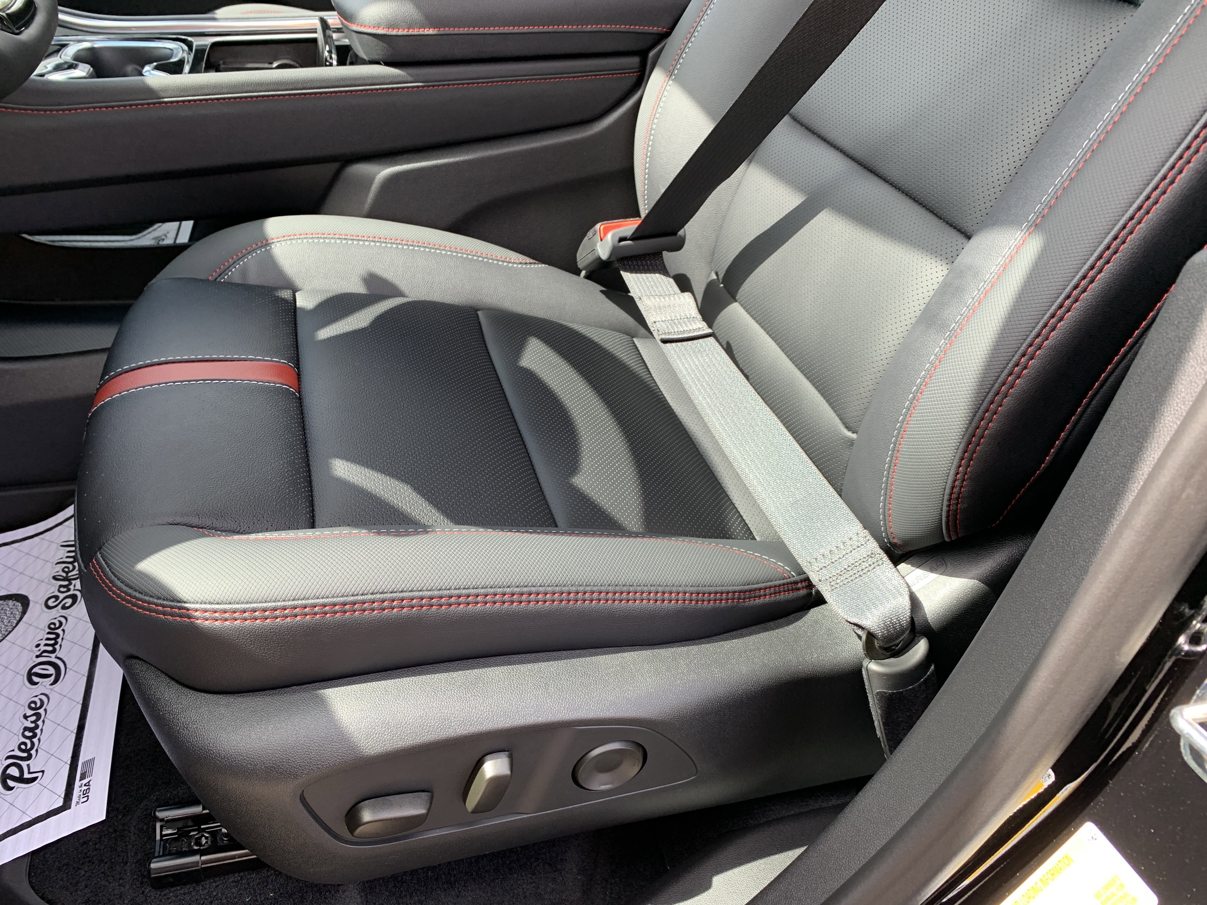 New 2026 Chevrolet Traverse RS w/ LPO, Floor Liner Package image 13