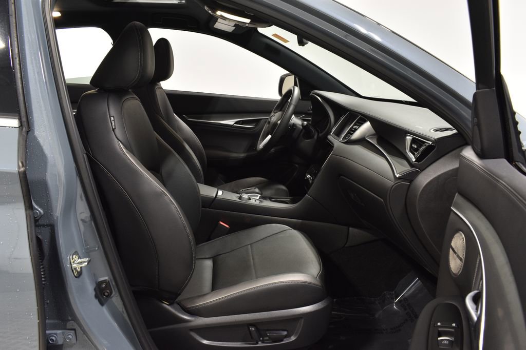 Certified 2025 INFINITI QX55 Essential w/ Accent Package image 32