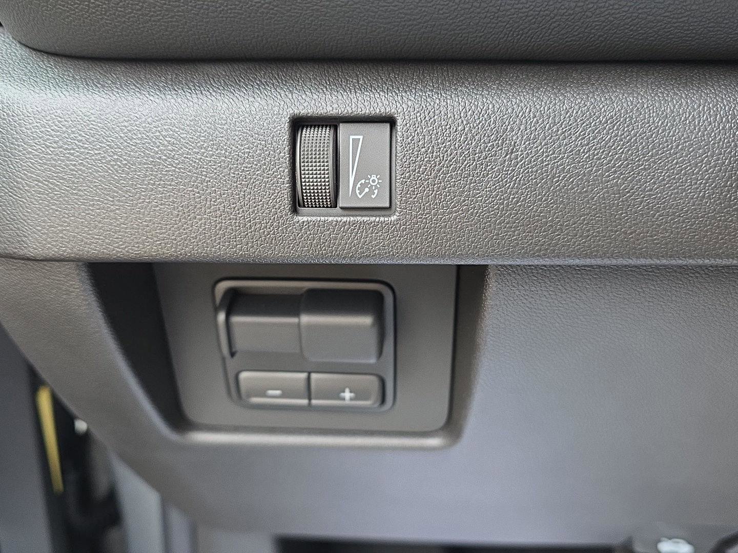 New 2025 Chevrolet Colorado LT w/ LT Convenience Package image 18