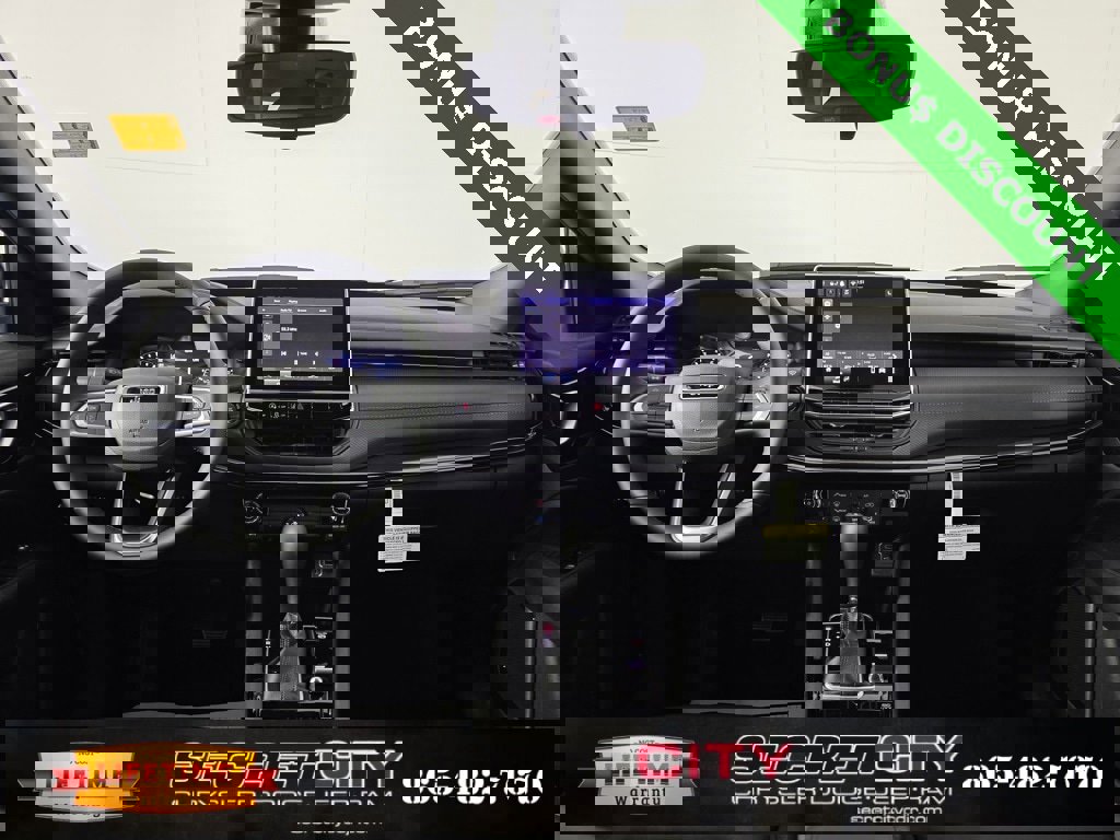 New 2026 Jeep Compass Latitude image 29