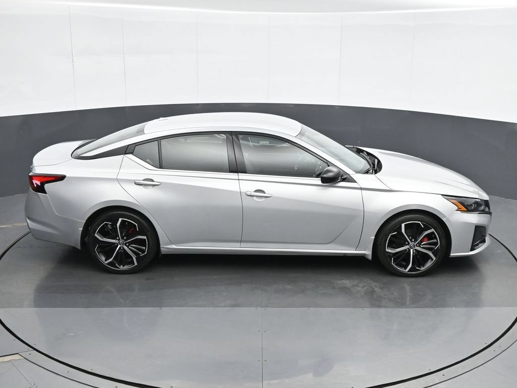 Used 2023 Nissan Altima 2.5 SR FWD image 23