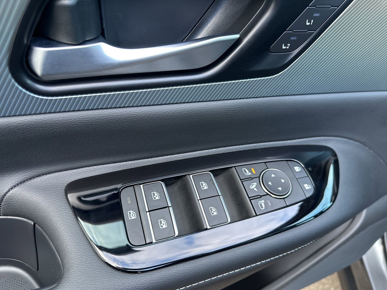 Used 2025 Nissan Murano Platinum w/ Cargo Package image 19