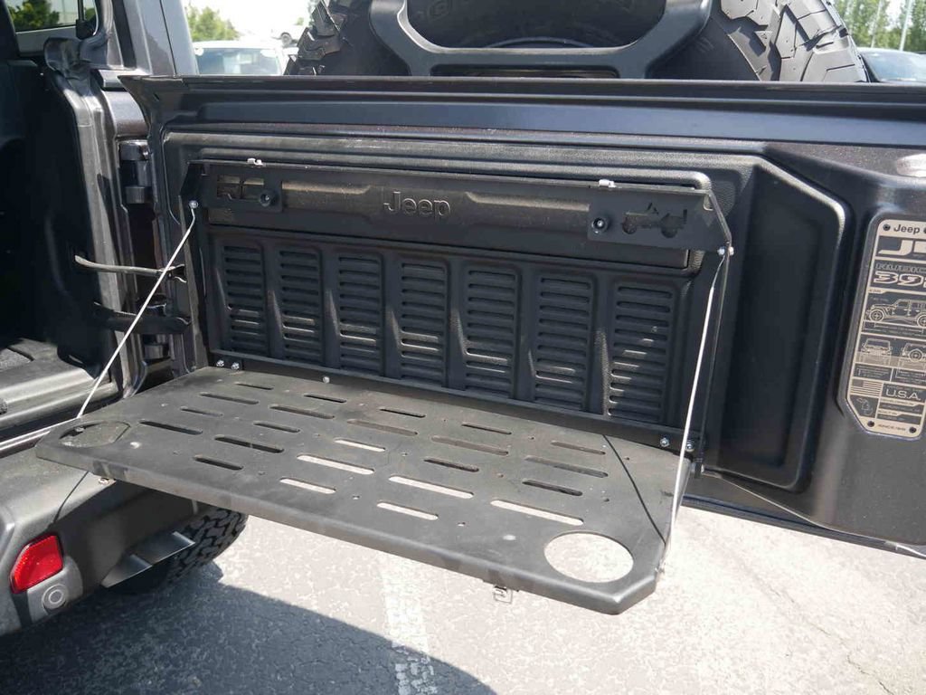 Used 2022 Jeep Wrangler Unlimited Rubicon w/ Trailer Tow Package AWD/4WD image 9
