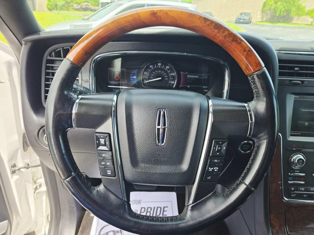 Used 2015 Lincoln Navigator 4WD image 21