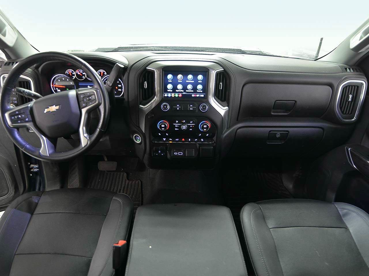 Used 2022 Chevrolet Silverado 2500 LTZ w/ Safety Package AWD/4WD image 11