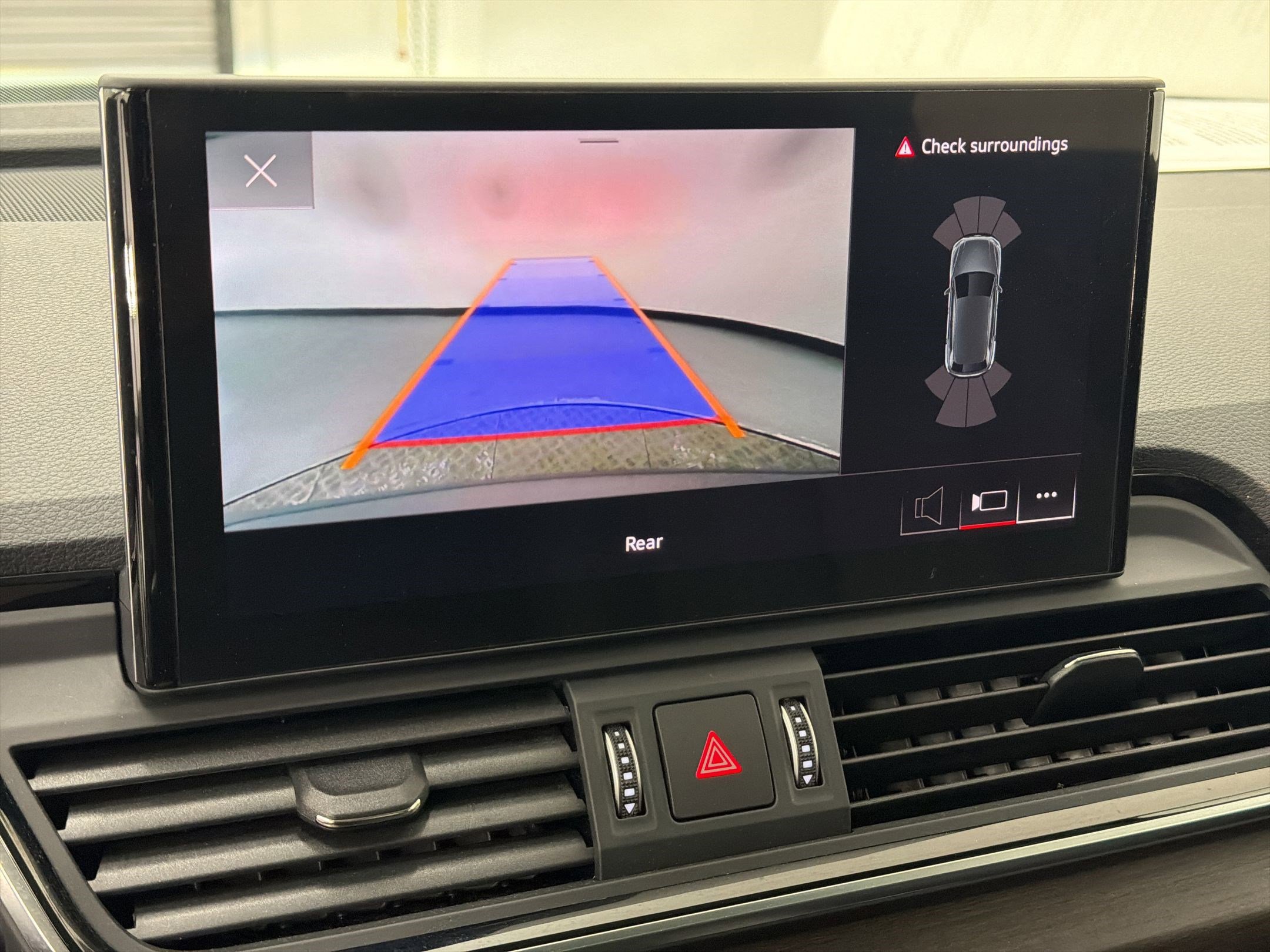 Used 2023 Audi Q5 Premium w/ Convenience Package image 22