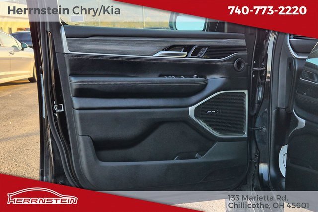 Used 2024 Jeep Wagoneer L Series II w/ Flexible Seating Group image 16