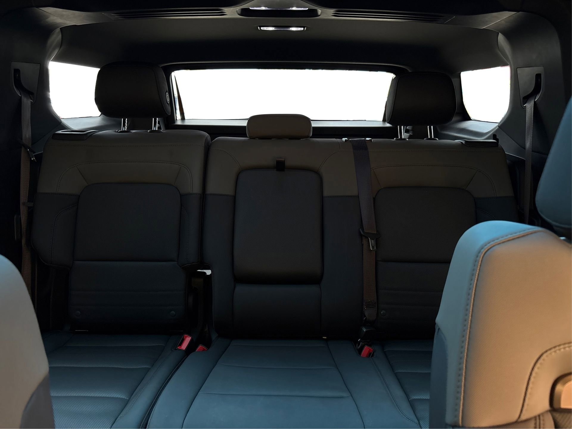 Used 2024 GMC Hummer EV 3X w/ LPO, Roof Cross Rail Package image 17