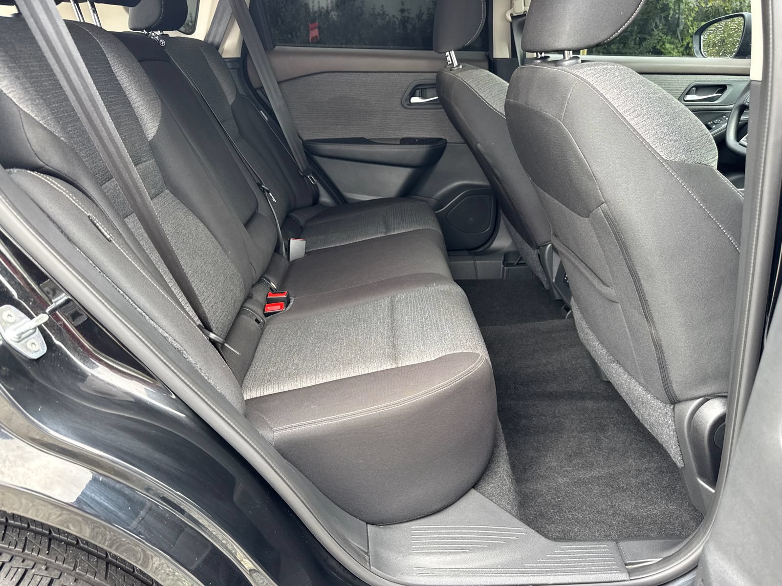 Used 2023 Nissan Rogue SV FWD image 15