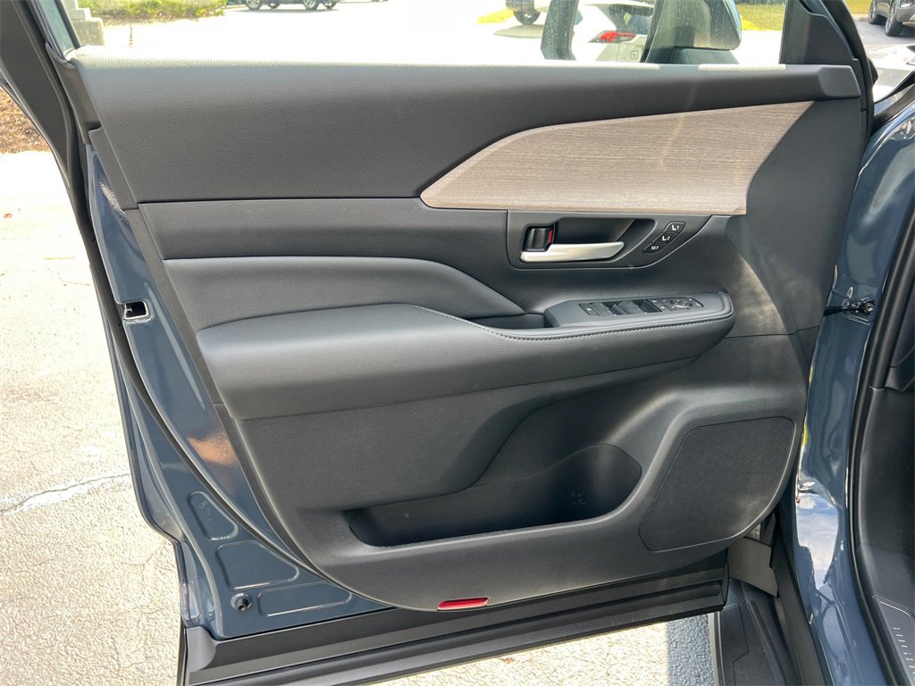 New 2026 Toyota Grand Highlander Limited image 10