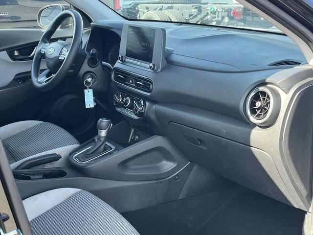 Used 2023 Hyundai Kona SE w/ Cargo Package image 23