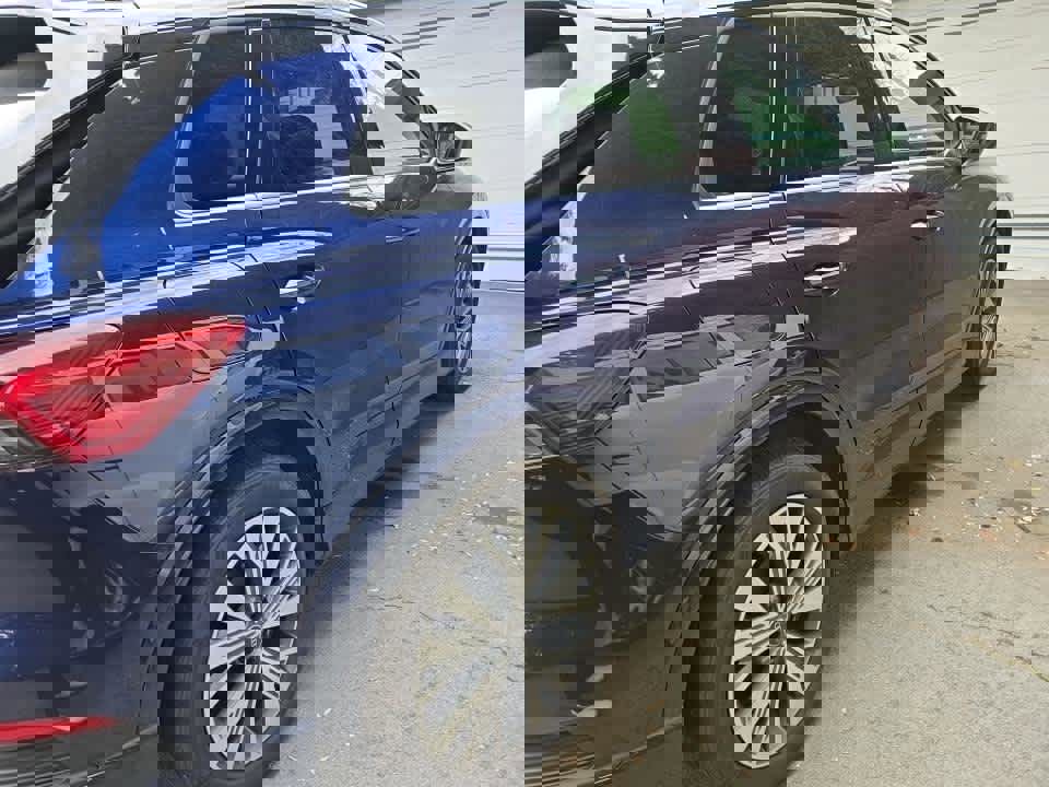 Used 2023 Audi Q4 e-tron Premium Plus w/ Premium Plus image 7