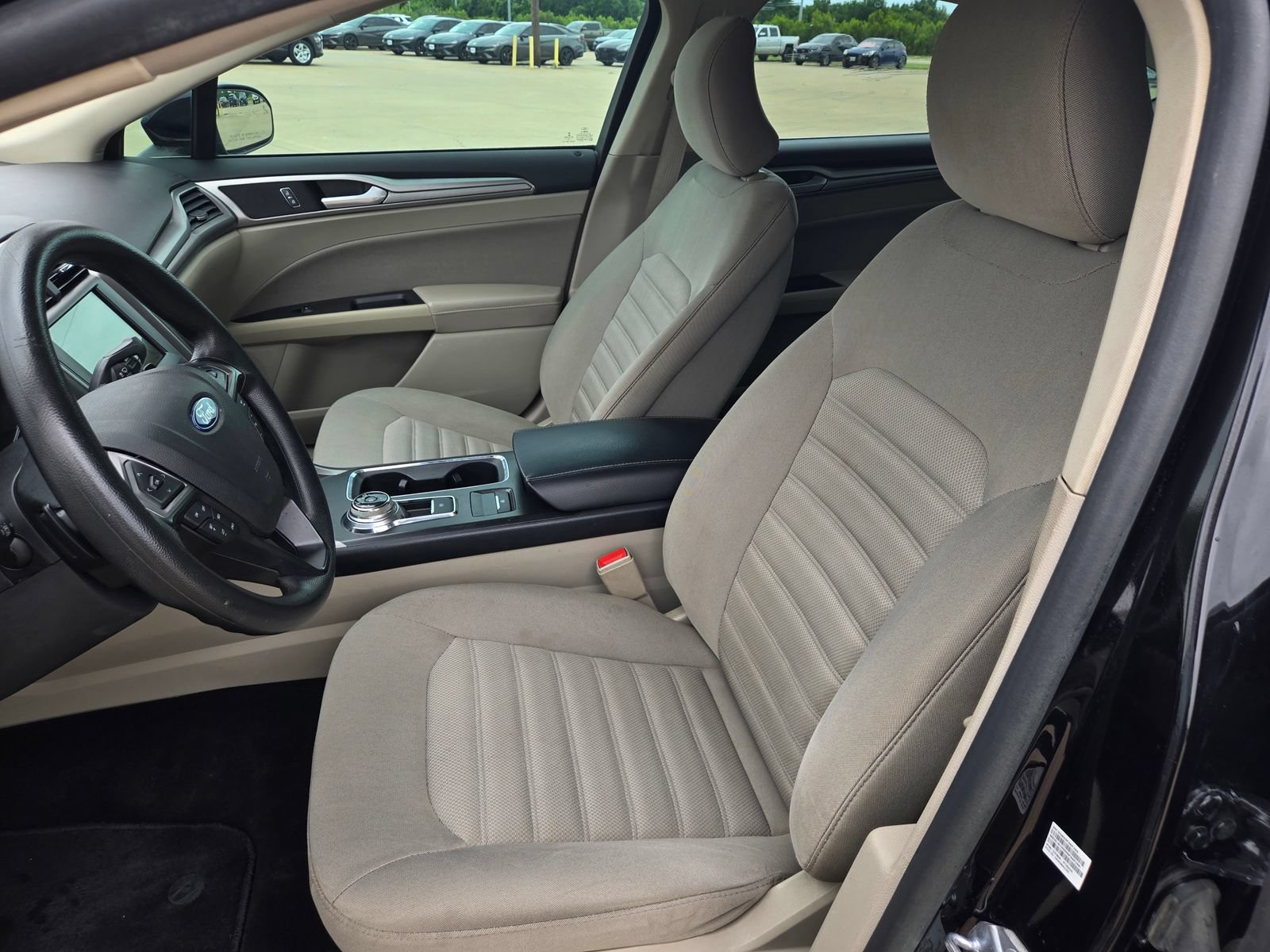 Used 2019 Ford Fusion SE FWD image 22