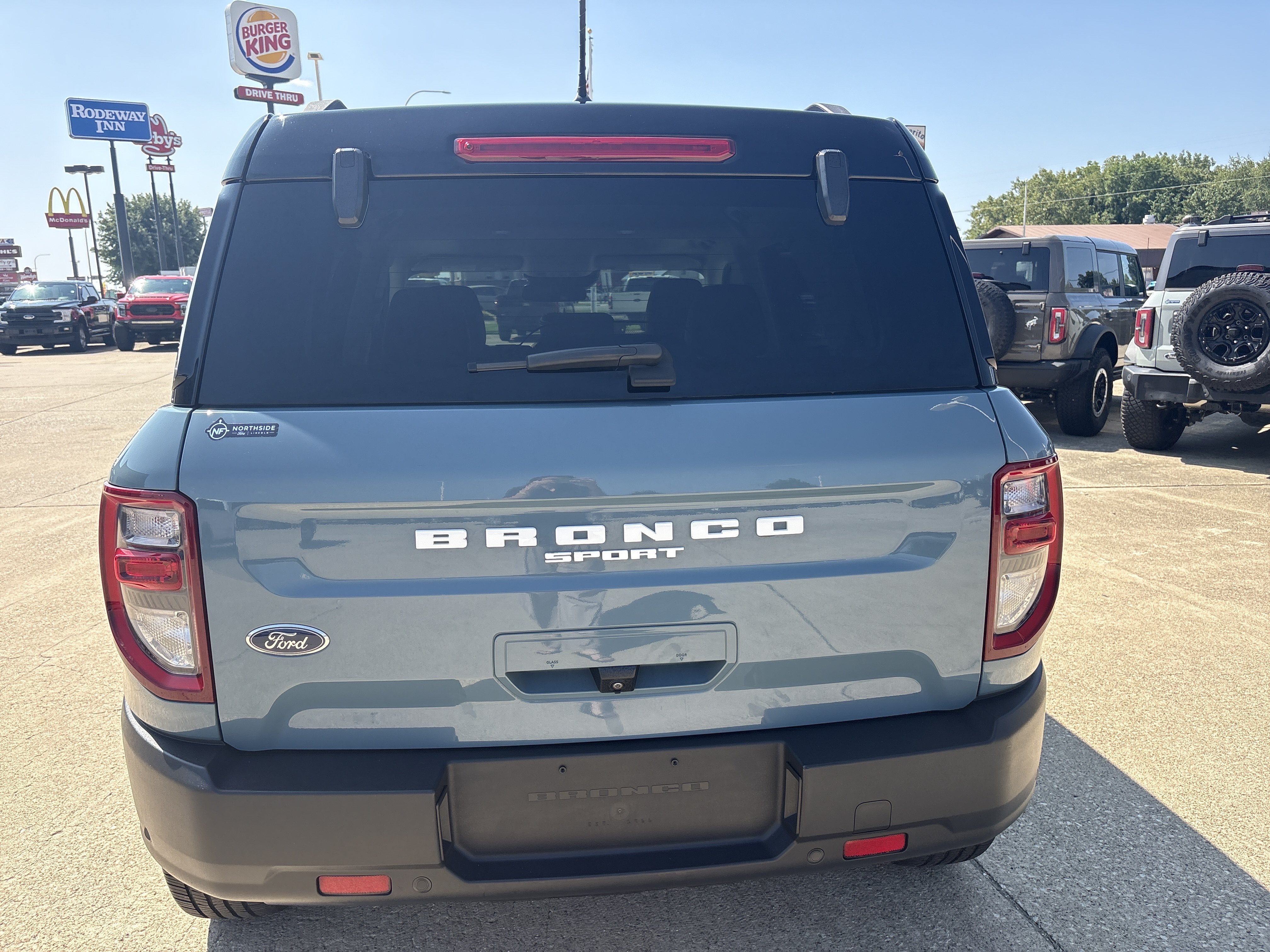 Used 2022 Ford Bronco Sport Outer Banks w/ Tech Package AWD/4WD image 4