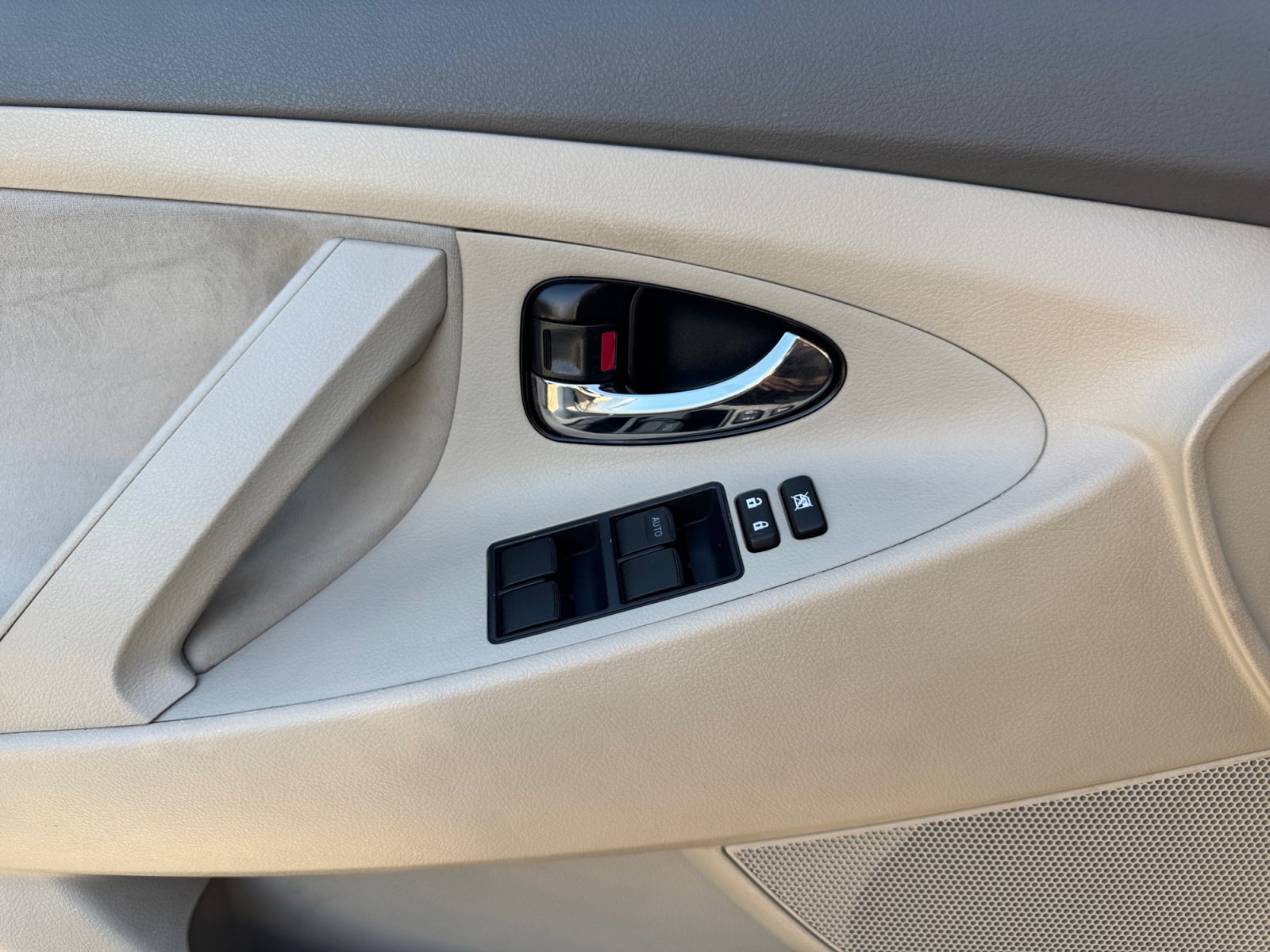 Used 2007 Toyota Camry LE FWD image 16