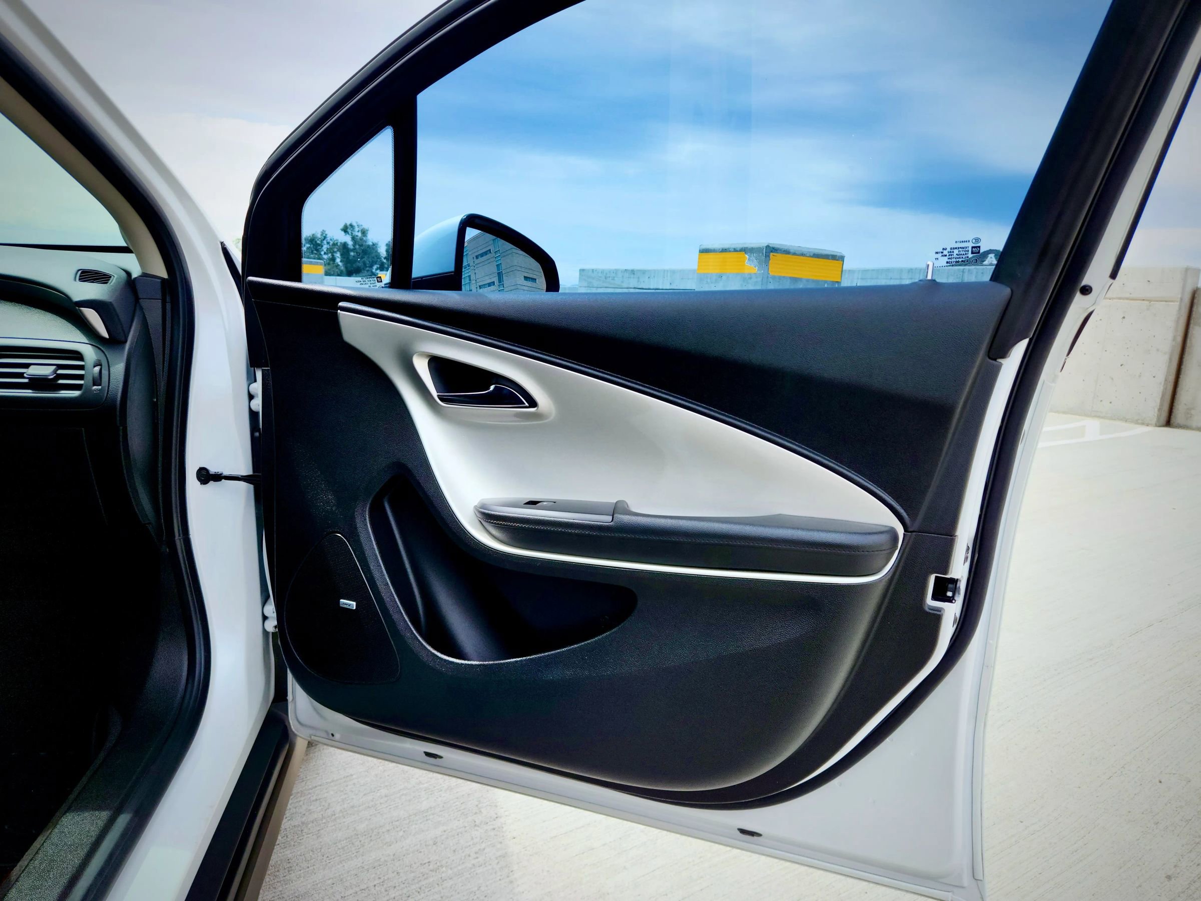 Used 2015 Chevrolet Volt Premium w/ Premium Trim Package image 31