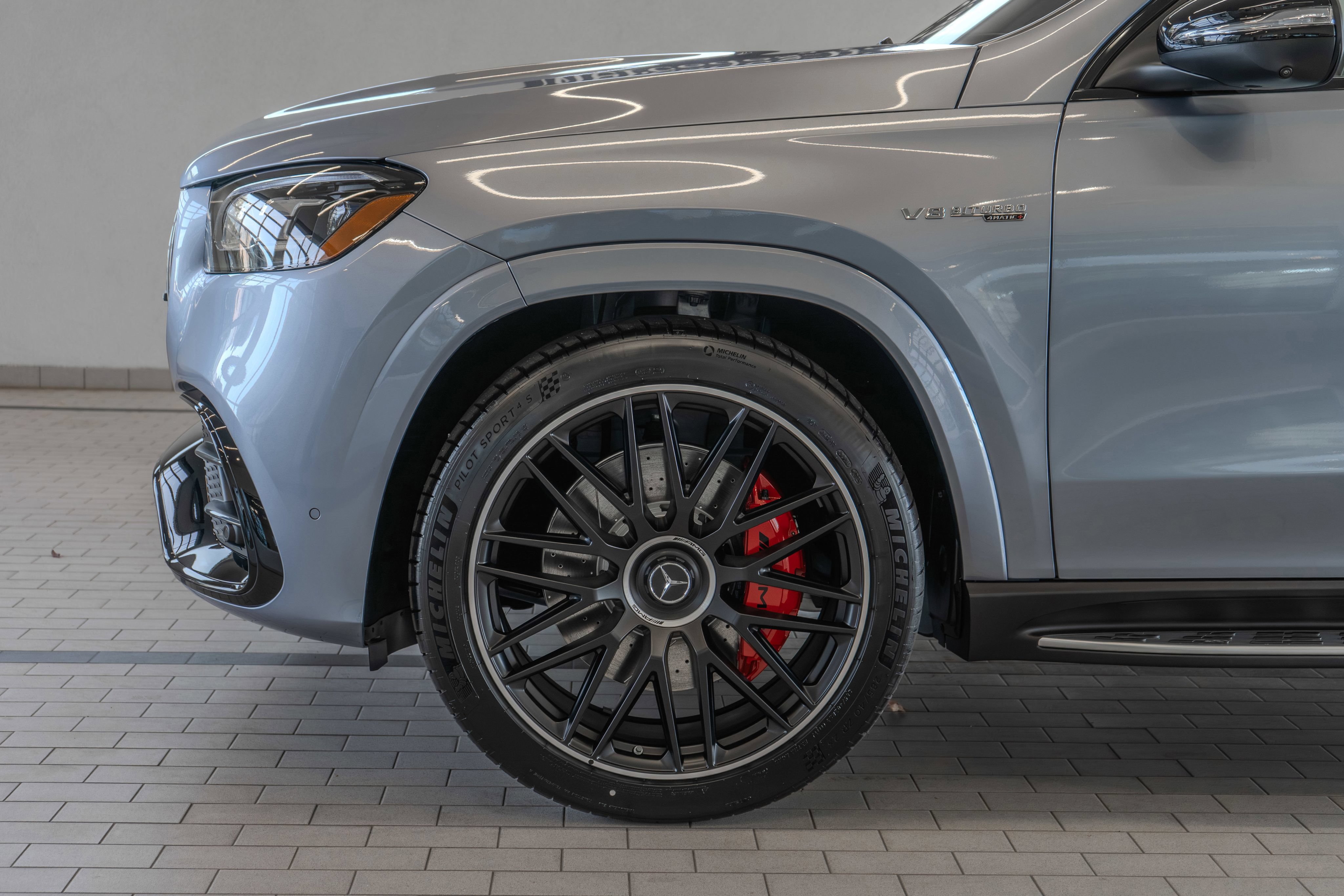 Used 2026 Mercedes-Benz GLS 63 AMG 4MATIC image 4