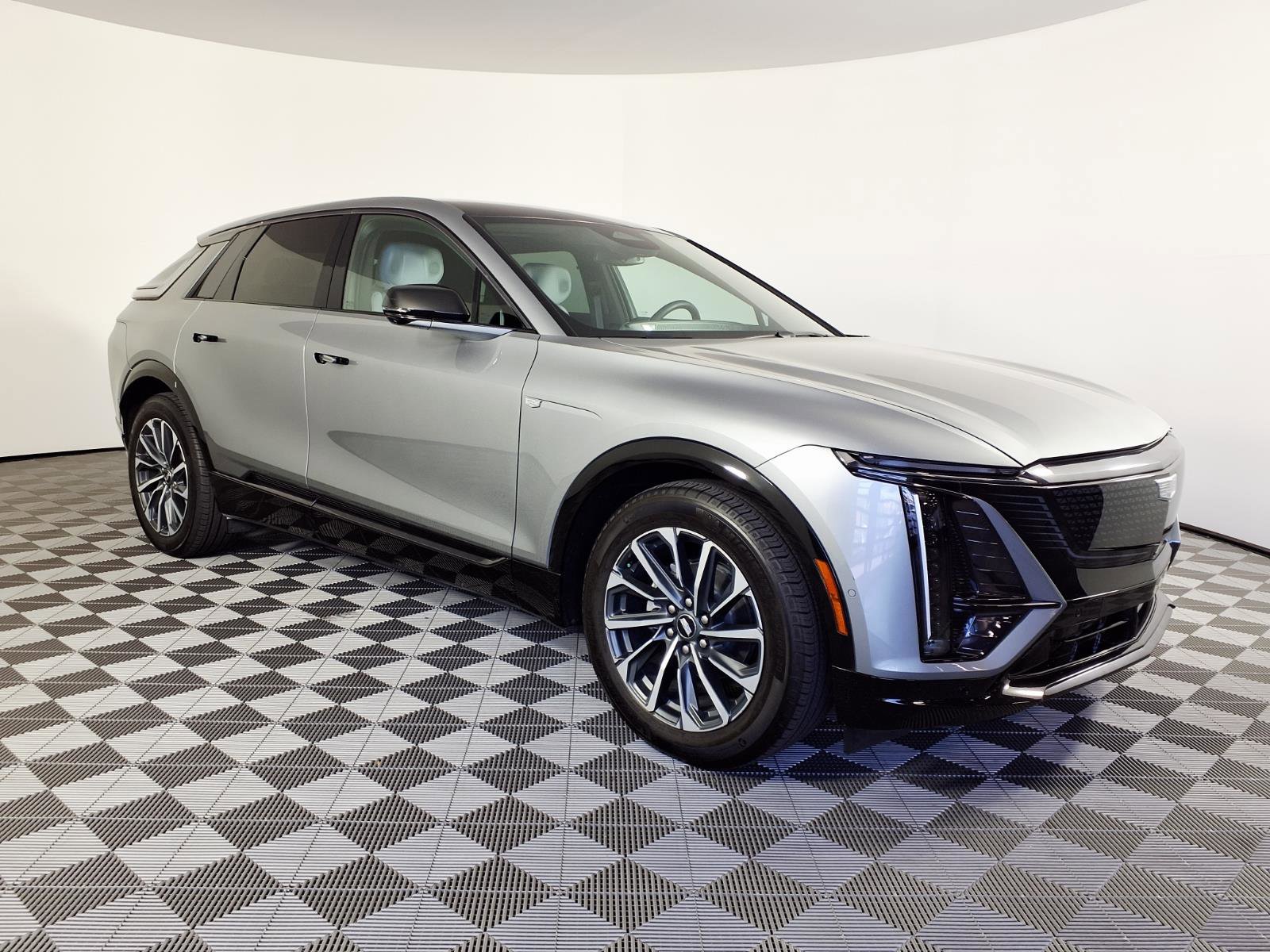 Certified 2024 Cadillac Lyriq Sport AWD/4WD image 3