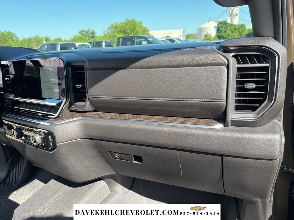 Used 2023 Chevrolet Silverado 1500 LT AWD/4WD image 23