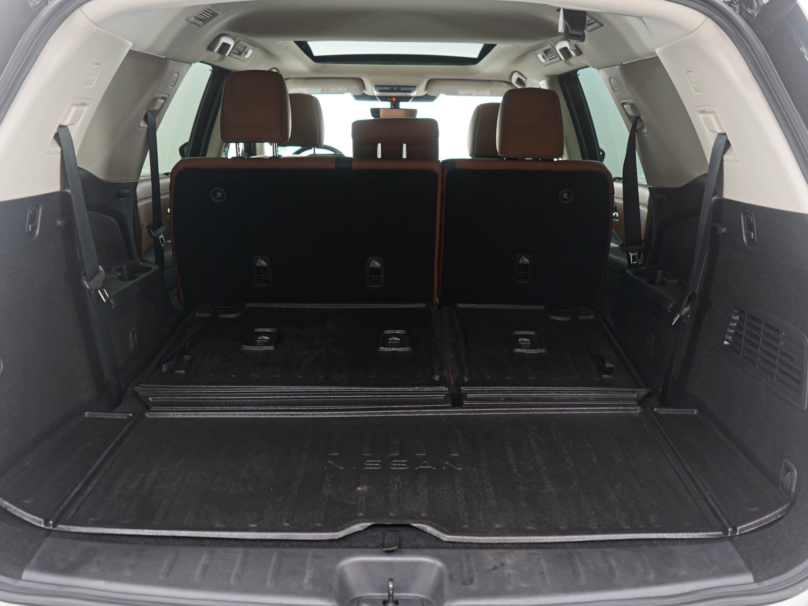 Used 2025 Nissan Pathfinder Platinum w/ Cargo Package image 9