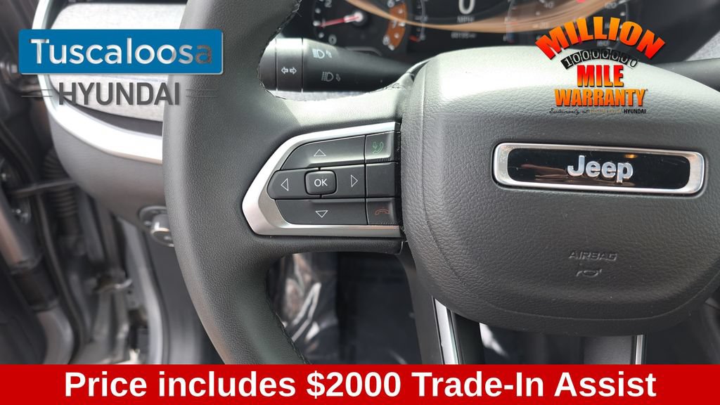 Used 2024 Jeep Compass Latitude AWD/4WD image 17