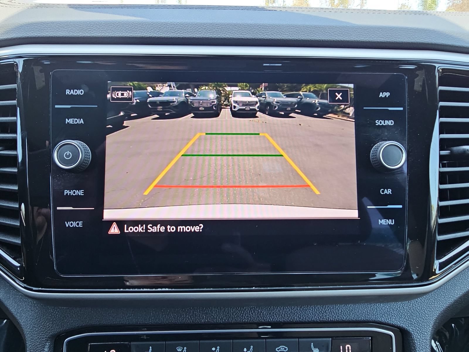Used 2023 Volkswagen Atlas Cross Sport SE FWD image 22