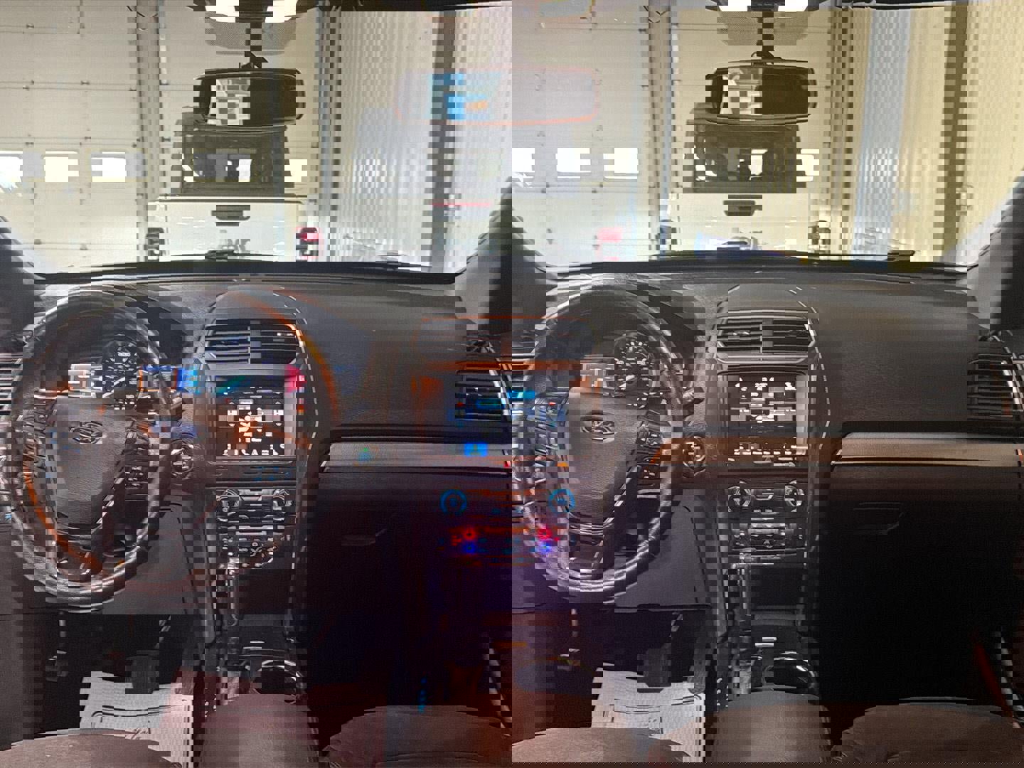 Used 2018 Ford Explorer XLT w/ Equipment Group 202A image 28