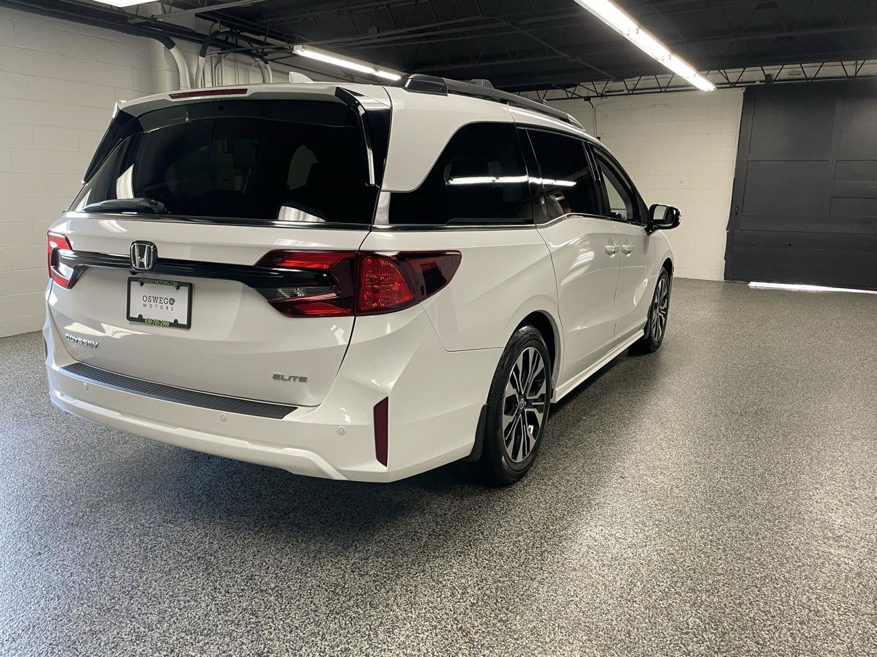 Used 2026 Honda Odyssey Elite image 6