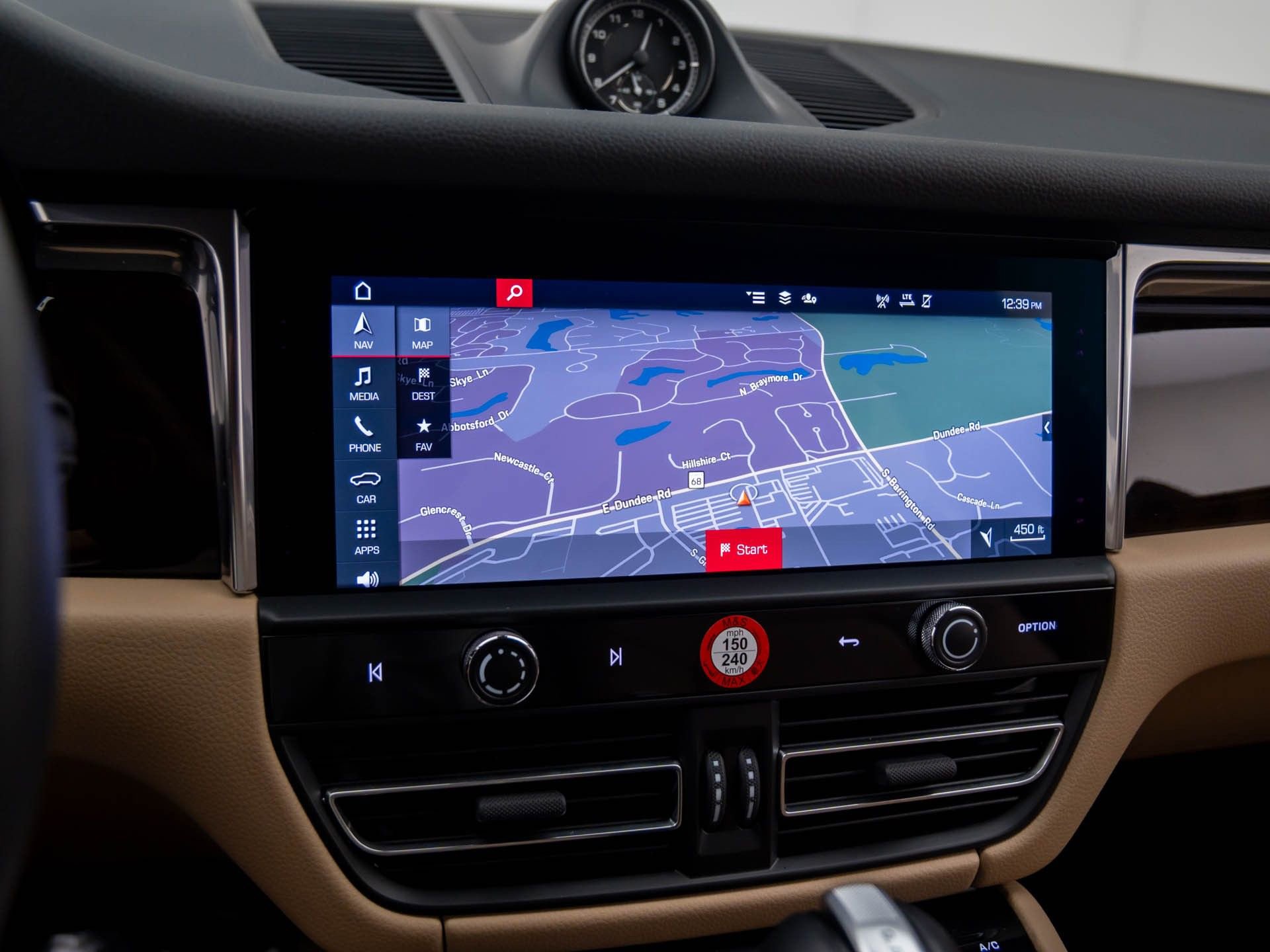 Certified 2025 Porsche Macan image 26