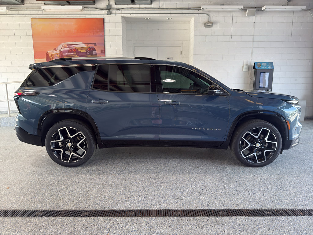 Used 2025 Chevrolet Traverse High Country image 12