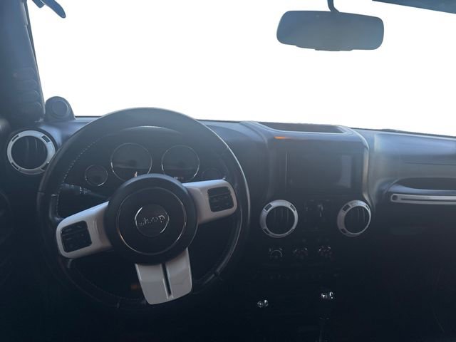 Used 2014 Jeep Wrangler Unlimited Sahara image 10