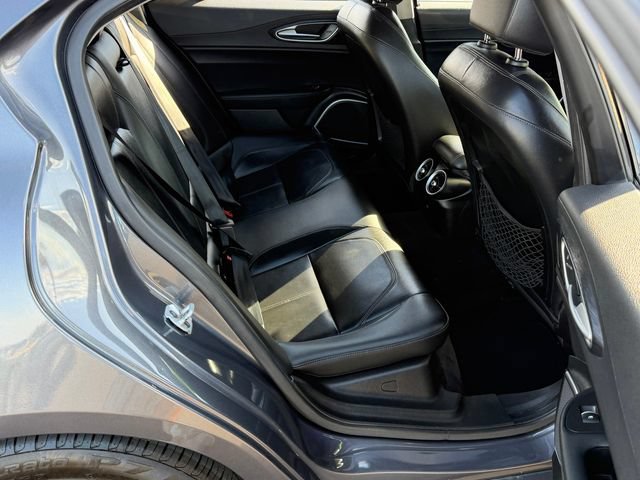 Used 2019 Alfa Romeo Giulia RWD image 22