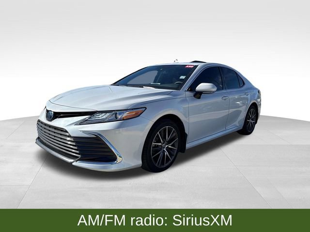 Used 2023 Toyota Camry XLE image 3