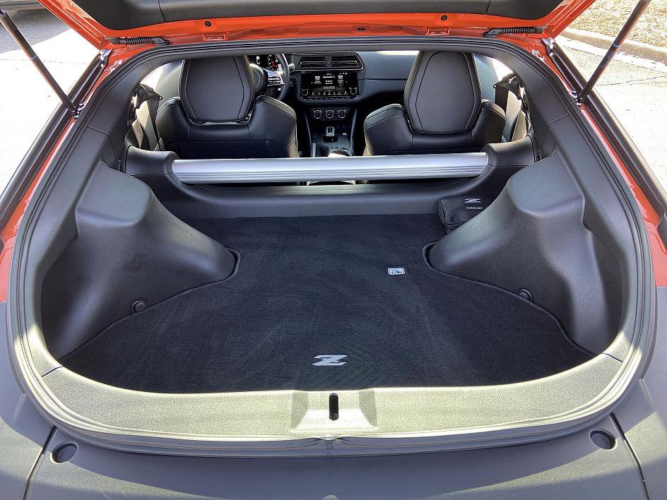 Certified 2024 Nissan Z Performance w/ Heritage Edition image 17