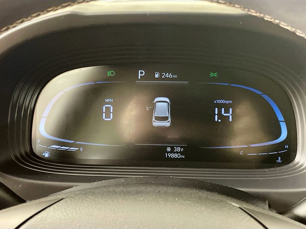 Used 2023 Hyundai Venue SEL image 16