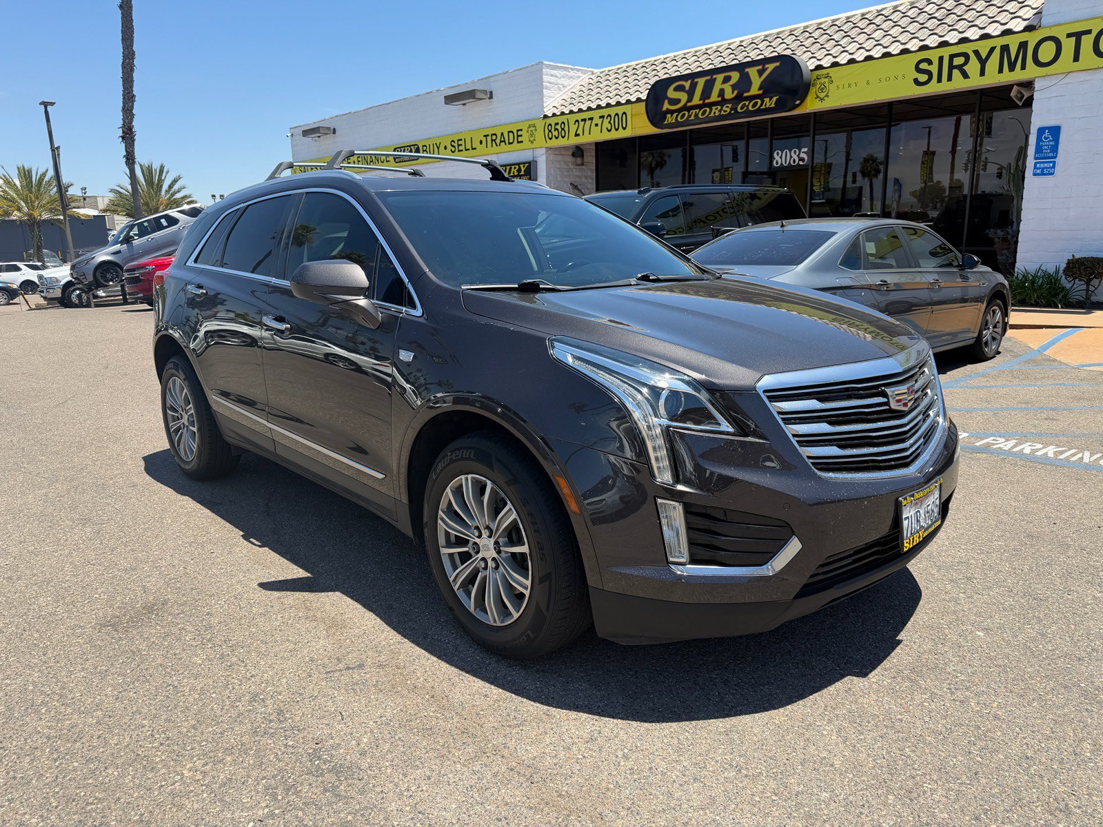 Used 2017 Cadillac XT5 Luxury FWD image 1