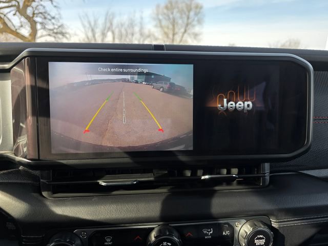 Used 2025 Jeep Wrangler Unlimited Rubicon image 18