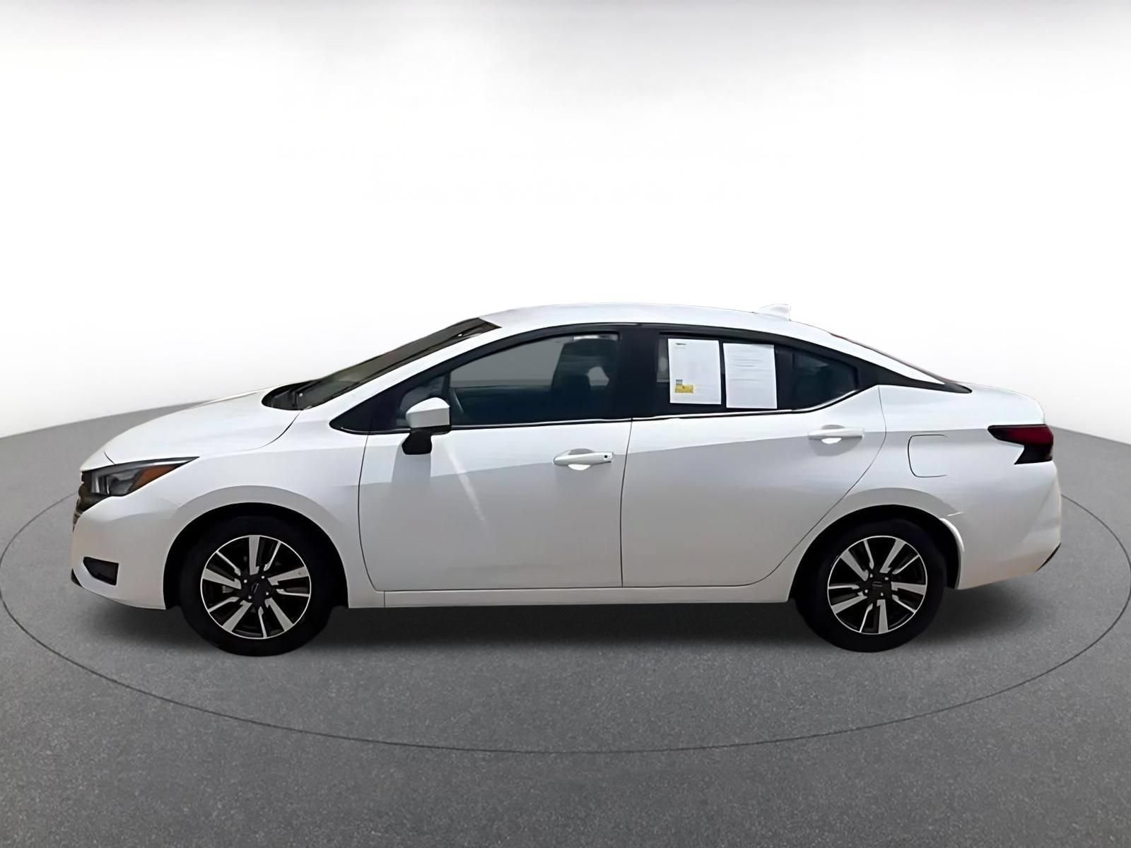 Used 2025 Nissan Versa SV FWD image 9
