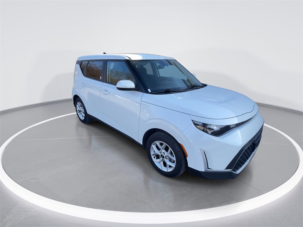 Used 2024 Kia Soul LX w/ Option Group 015 image 2