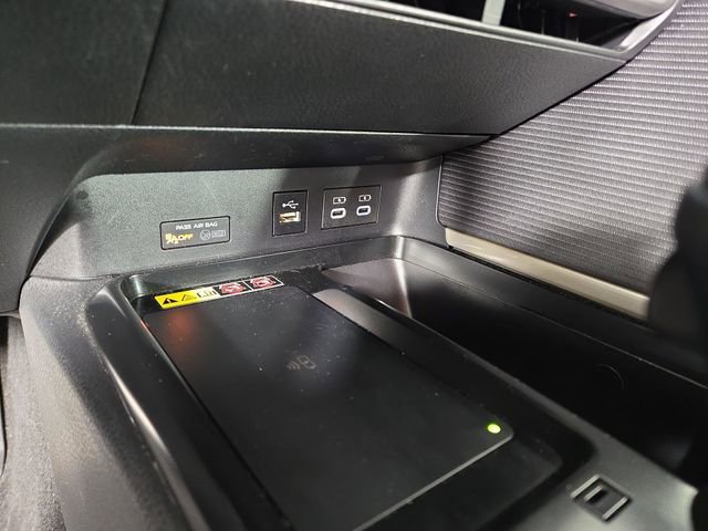 Used 2025 Toyota Camry SE FWD image 26