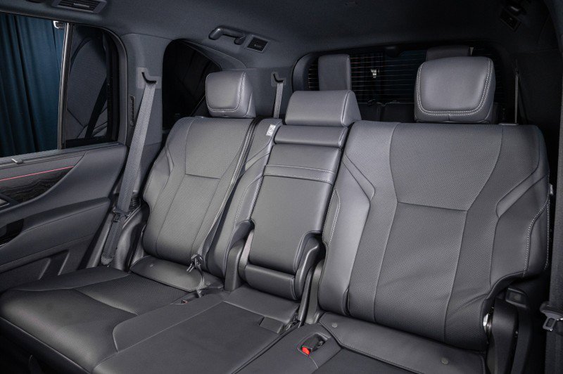 Used 2026 Lexus LX 600 4WD w/ Luxury Package image 28