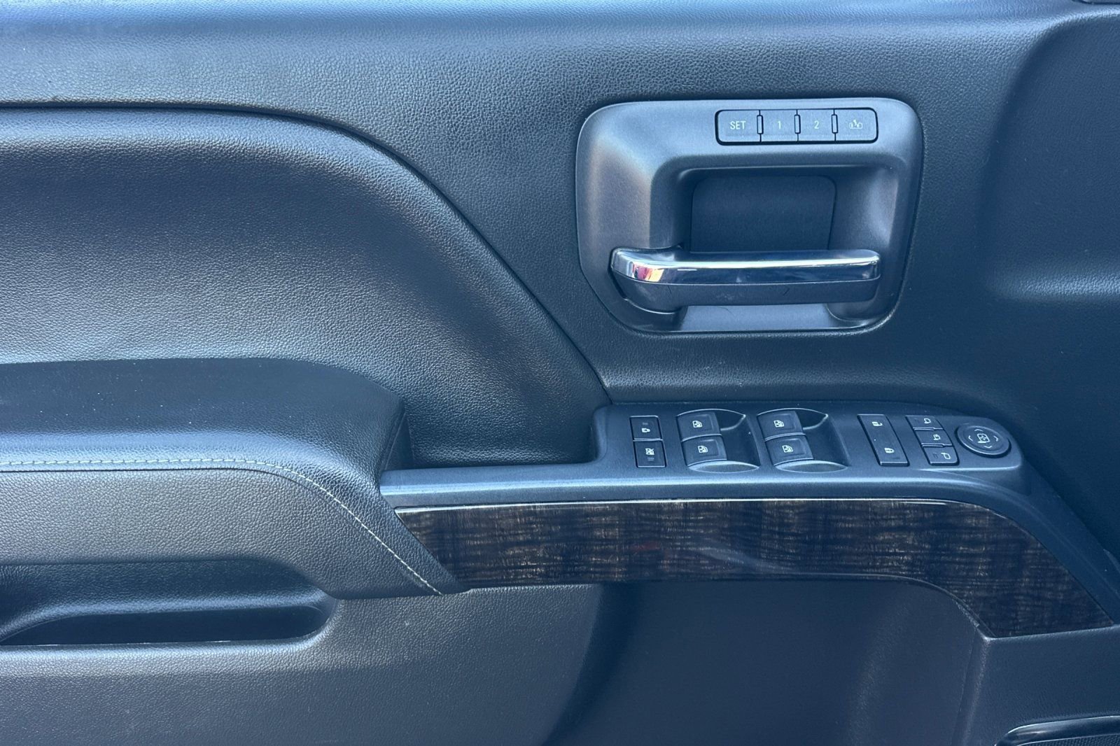 Used 2017 Chevrolet Silverado 3500 LTZ w/ Duramax Plus Package image 11