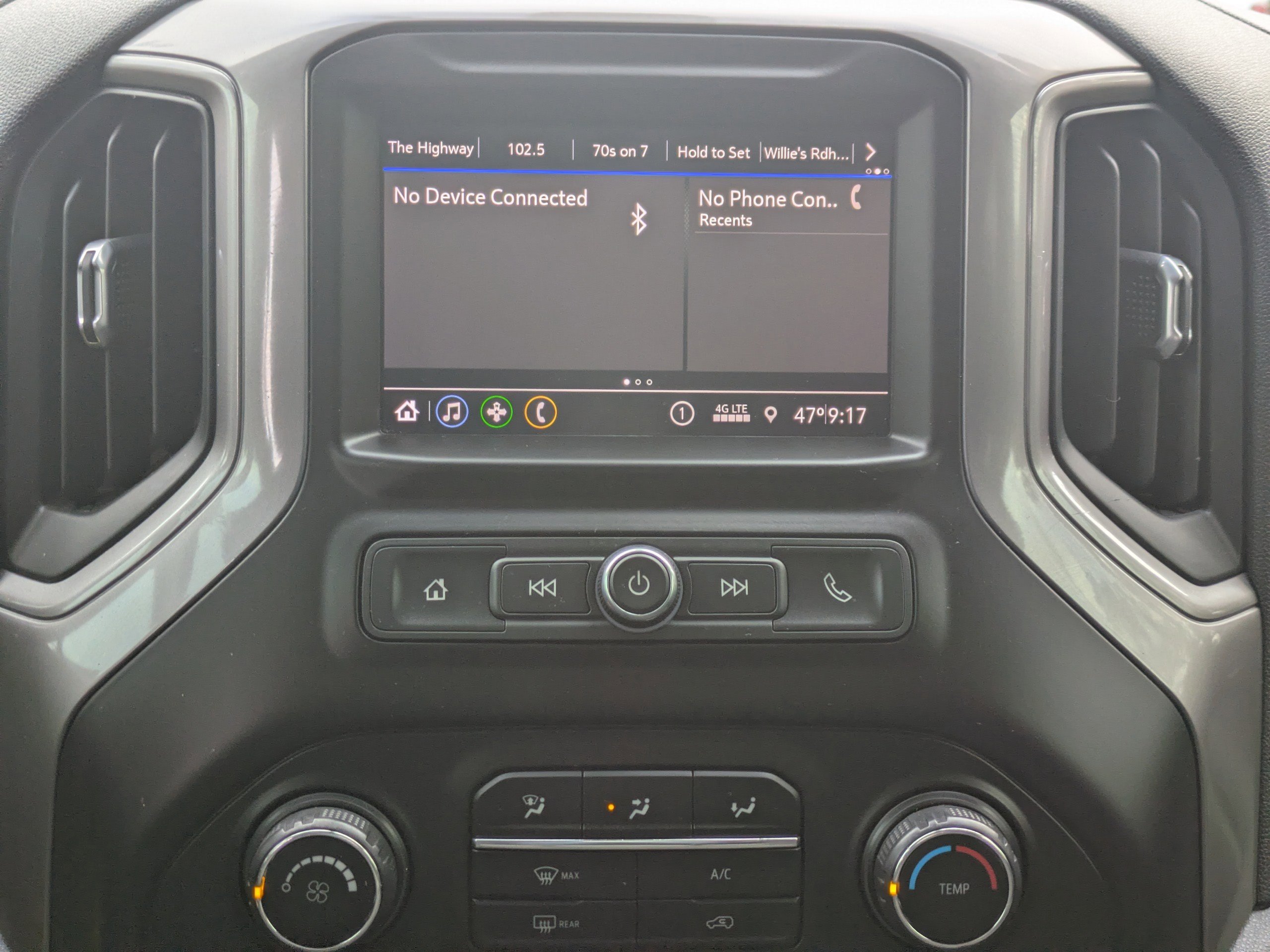 Used 2020 Chevrolet Silverado 1500 Custom w/ Custom Value Package image 17