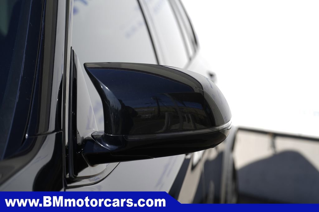 Used 2016 BMW X5 M image 12