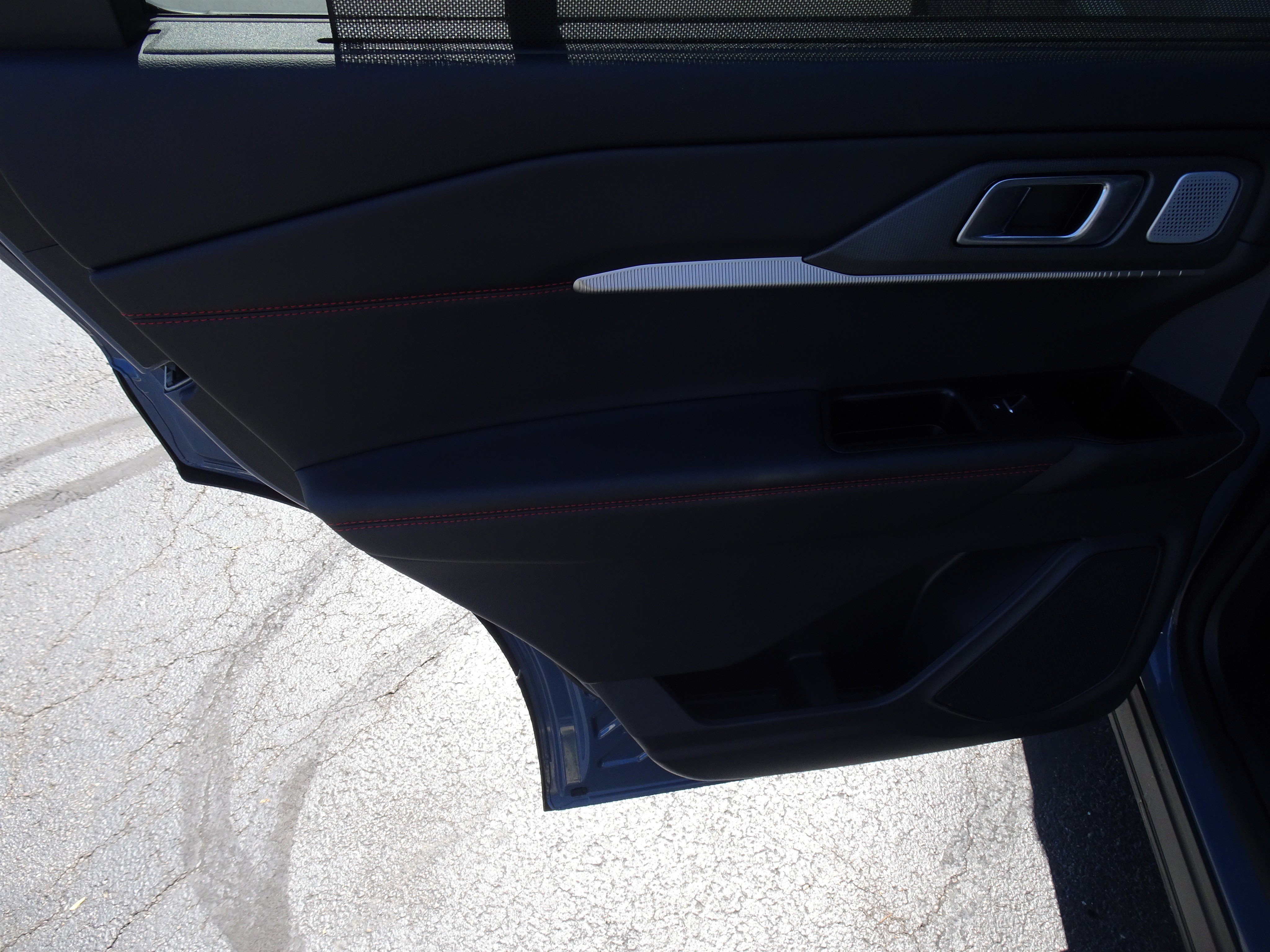 Used 2025 Ford Explorer ST AWD/4WD image 19
