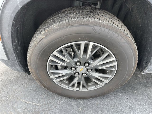 Used 2025 Chevrolet Traverse LT image 10