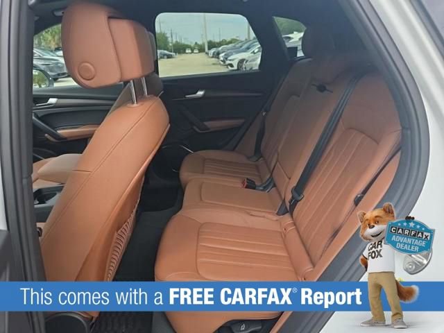 Used 2023 Audi Q5 2.0T Premium w/ Convenience Package AWD/4WD image 2