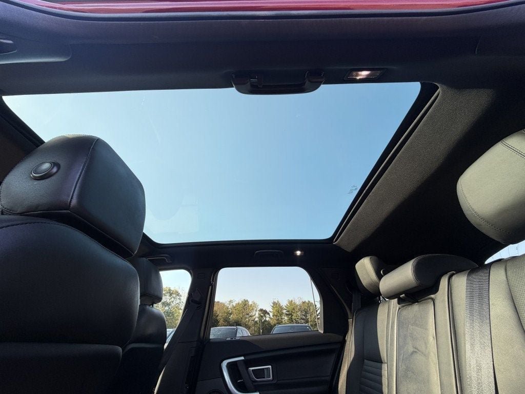 Used 2018 Land Rover Discovery Sport HSE Luxury AWD/4WD image 30